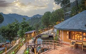 A Kasauli Ggaon By Echor